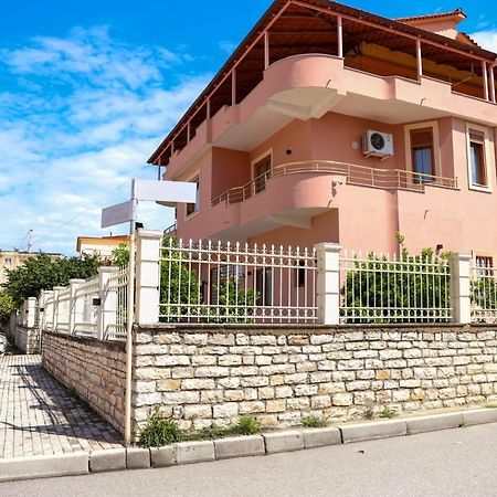 Hotel Vila Maledhi Berat Exteriör bild