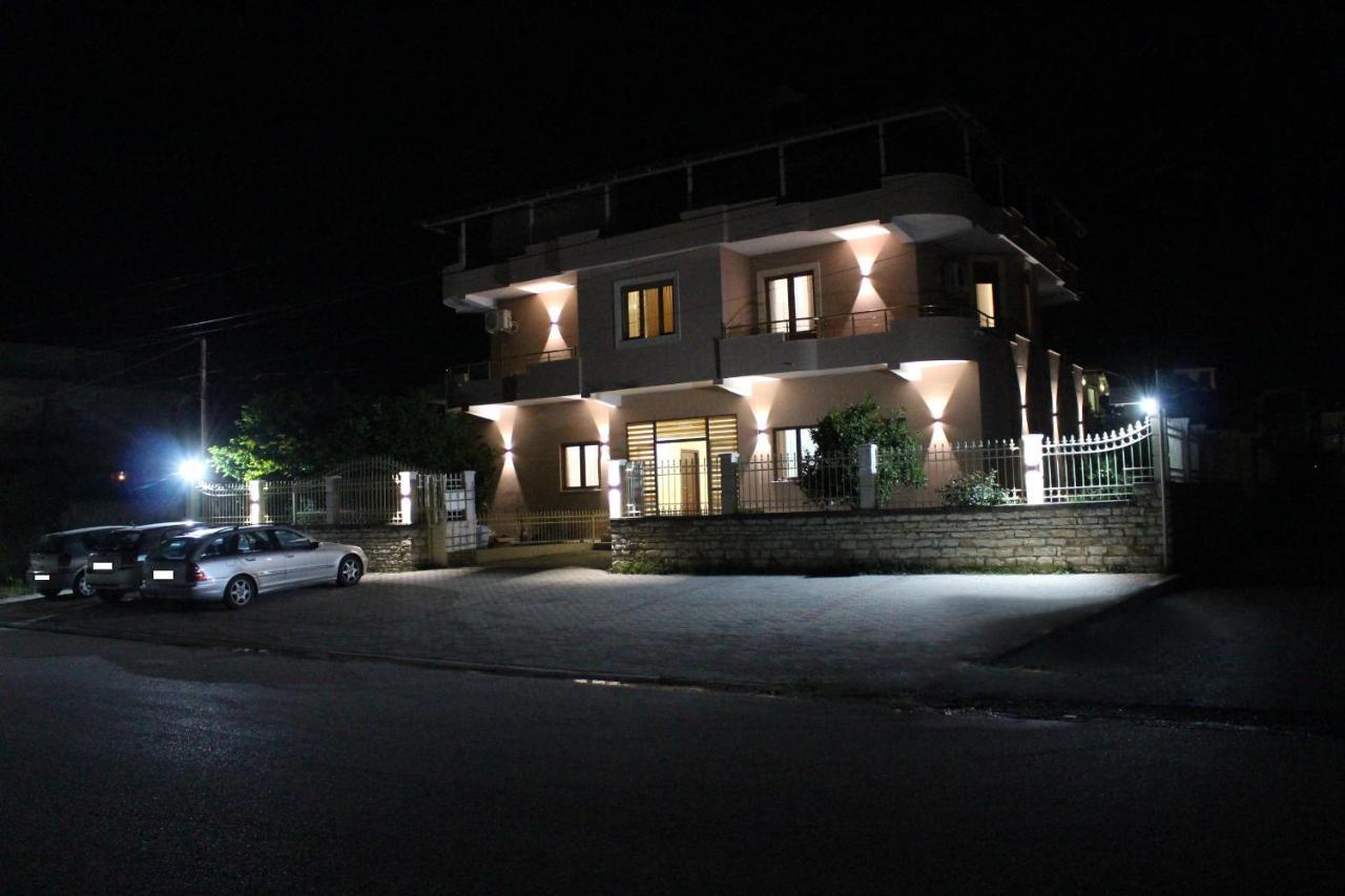 Hotel Vila Maledhi Berat Exteriör bild