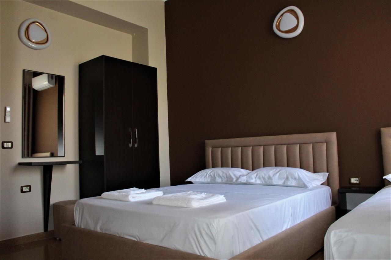 Hotel Vila Maledhi Berat Exteriör bild