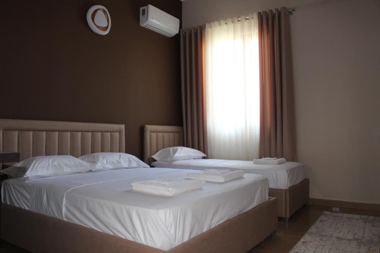 Hotel Vila Maledhi Berat Exteriör bild