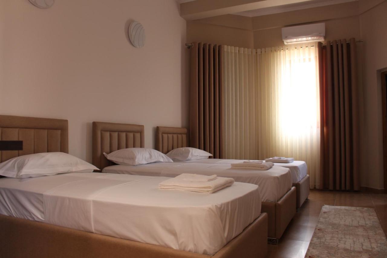 Hotel Vila Maledhi Berat Exteriör bild
