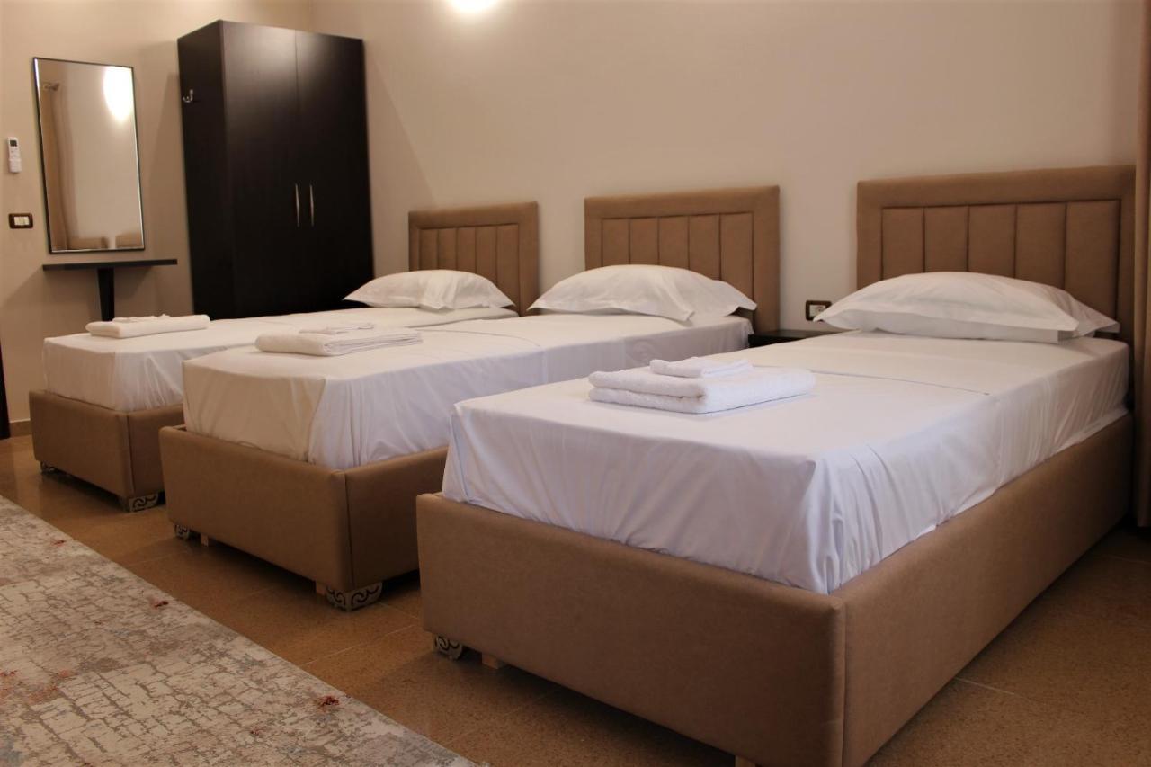 Hotel Vila Maledhi Berat Exteriör bild