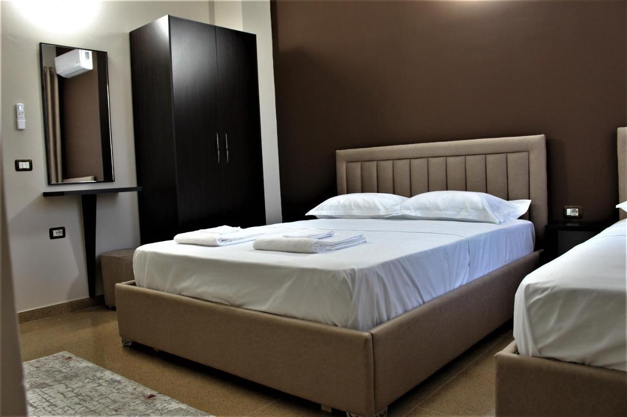 Hotel Vila Maledhi Berat Exteriör bild