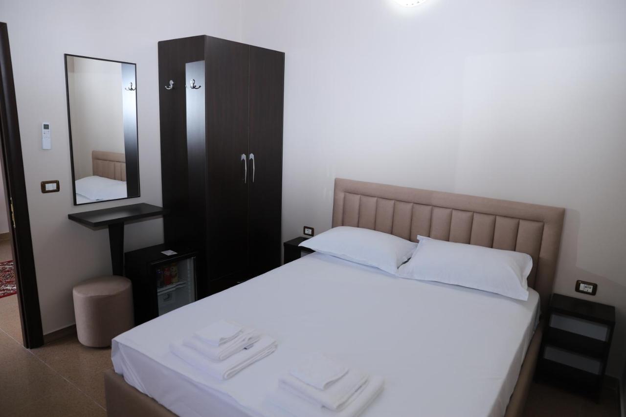 Hotel Vila Maledhi Berat Exteriör bild