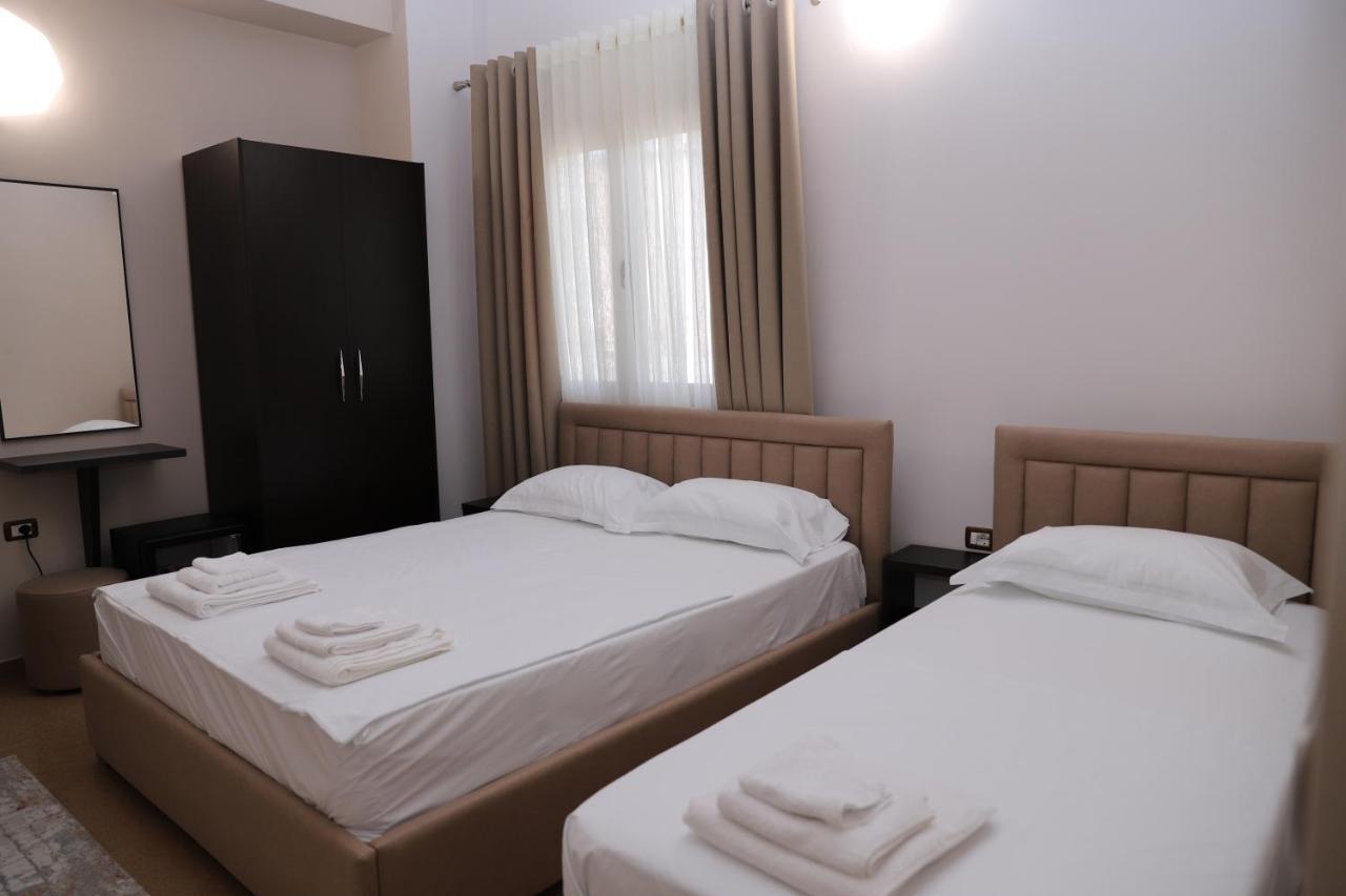 Hotel Vila Maledhi Berat Exteriör bild